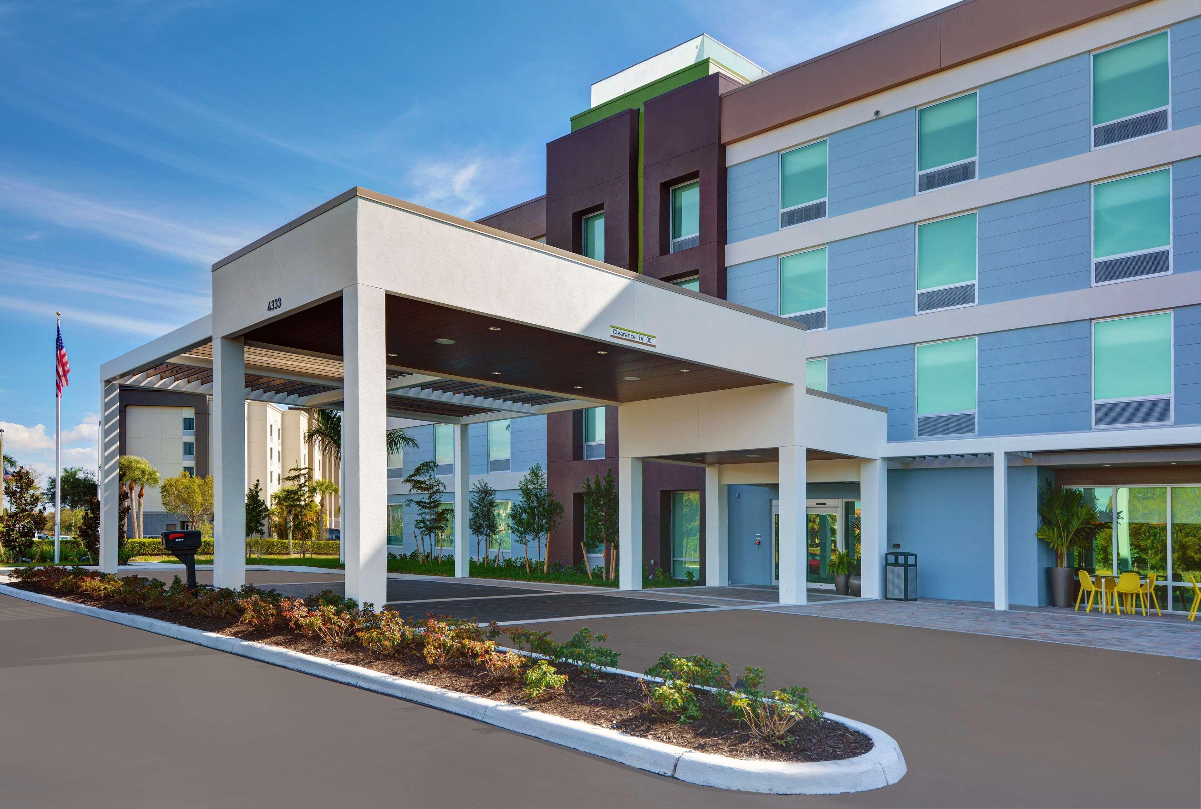 Home2 Suites By Hilton Fort Myers Colonial Blvd Eksteriør billede